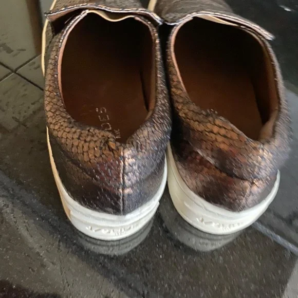 J/SLIDES - Picture 5 of 10